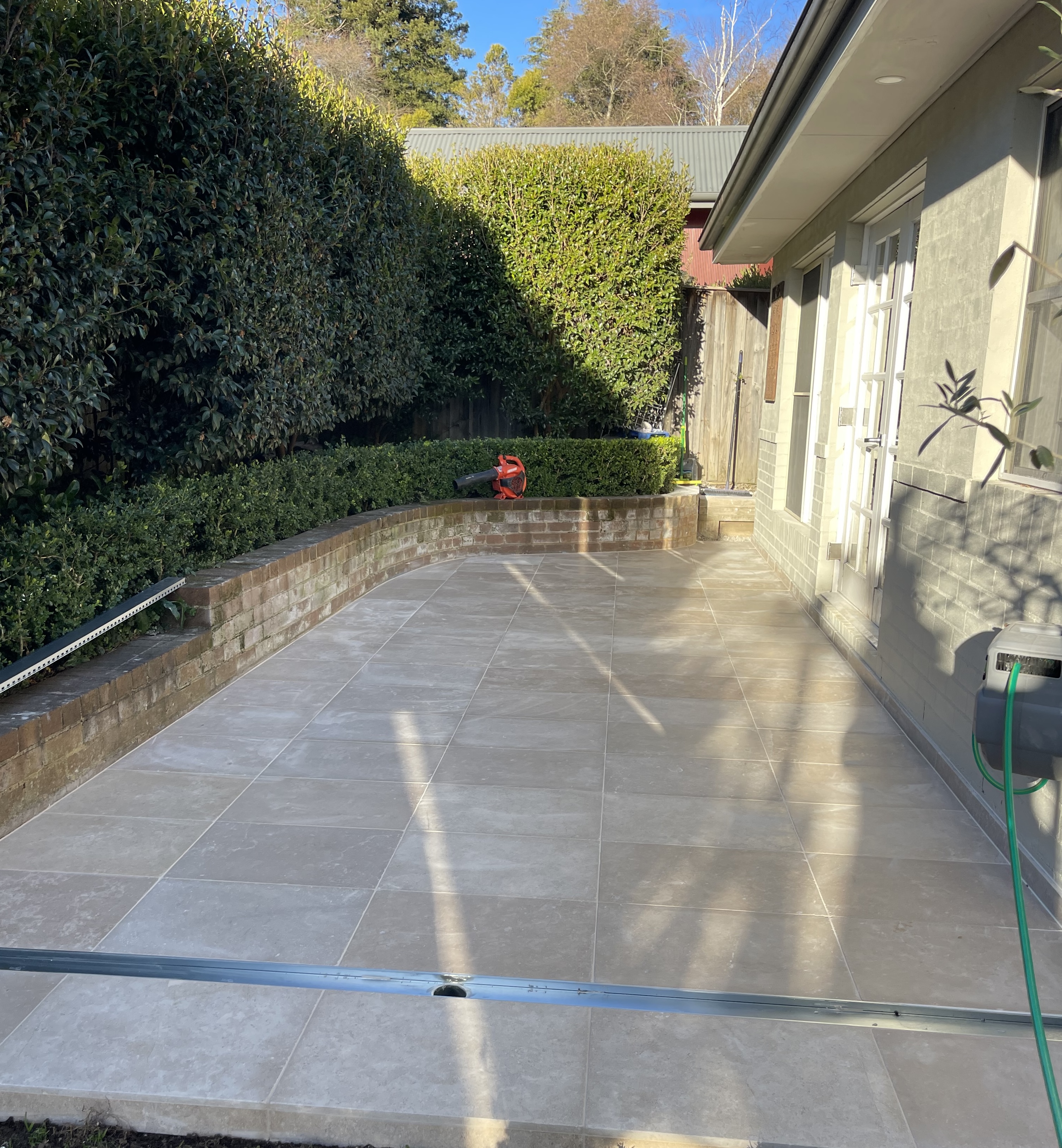 Completed travertine courtyard tiling finish