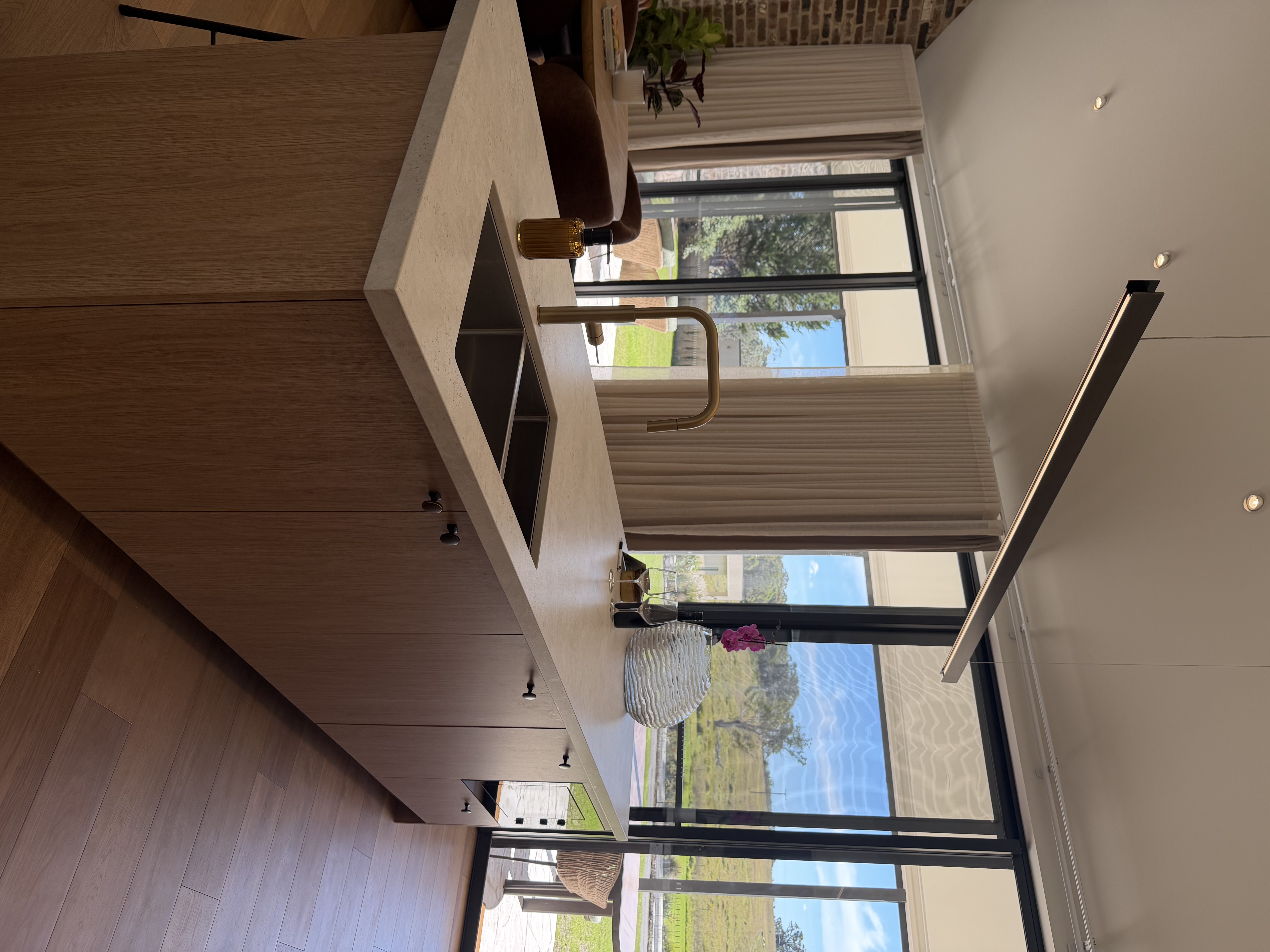 Completed wood kitchen with breakfast bar